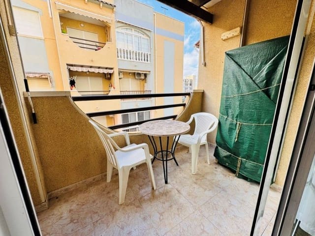 Apartamento de 2 habitaciones en Torrevieja en venta con piscina - 149.000 € (Ref: 9396213)