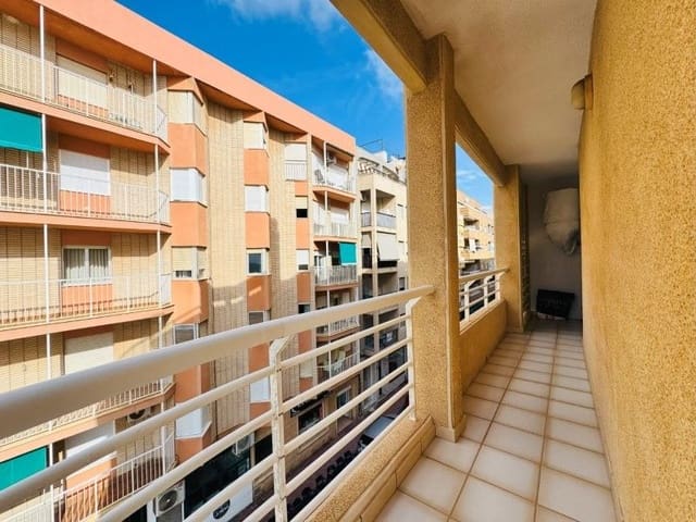 4 bedroom Apartment for sale in Torrevieja - € 340,000 (Ref: 9403554)