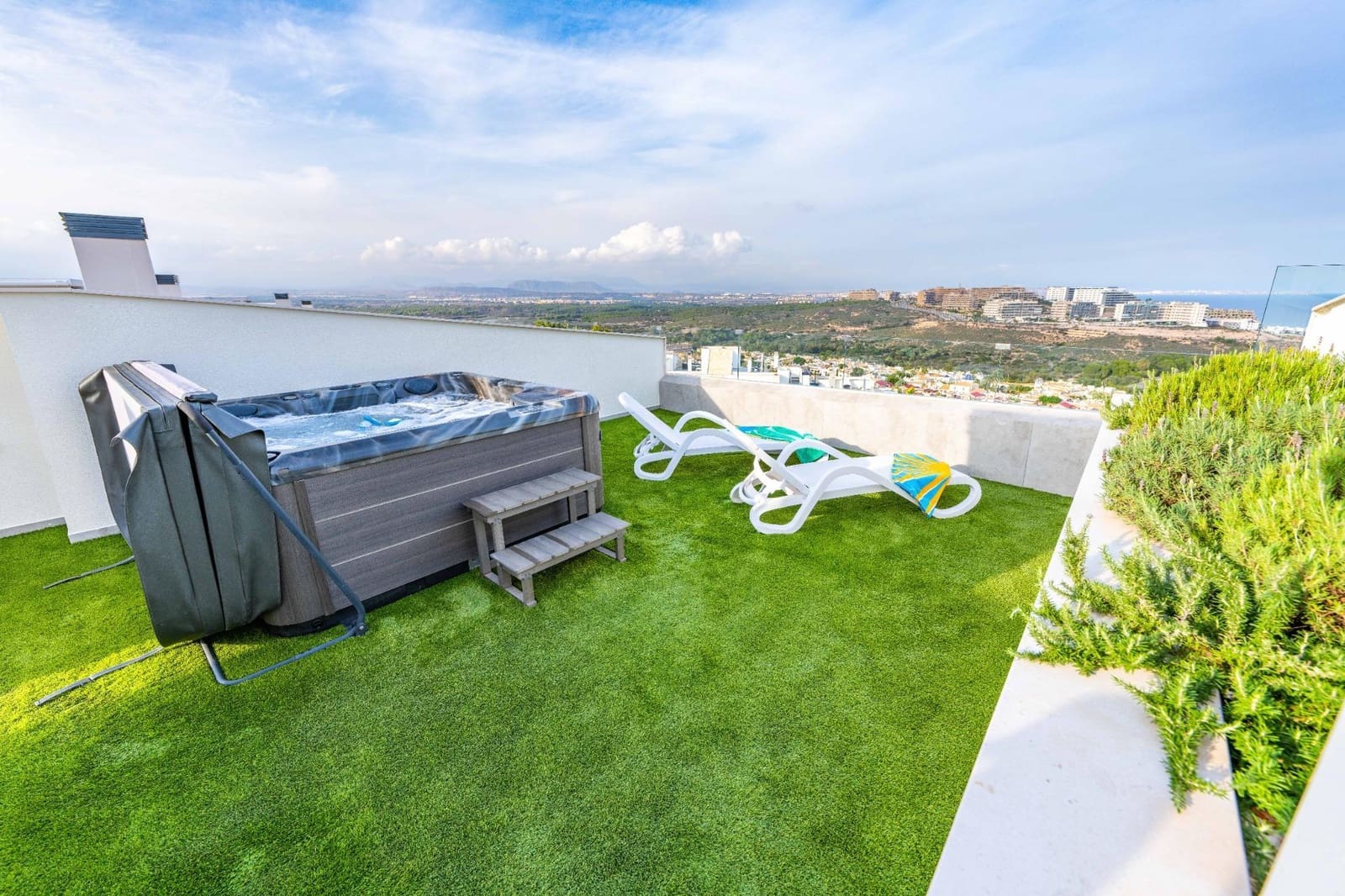 3 sypialnia Penthouse na sprzedaż w Gran Alacant z basenem garażem - 549 000 € (Ref: 9437577)