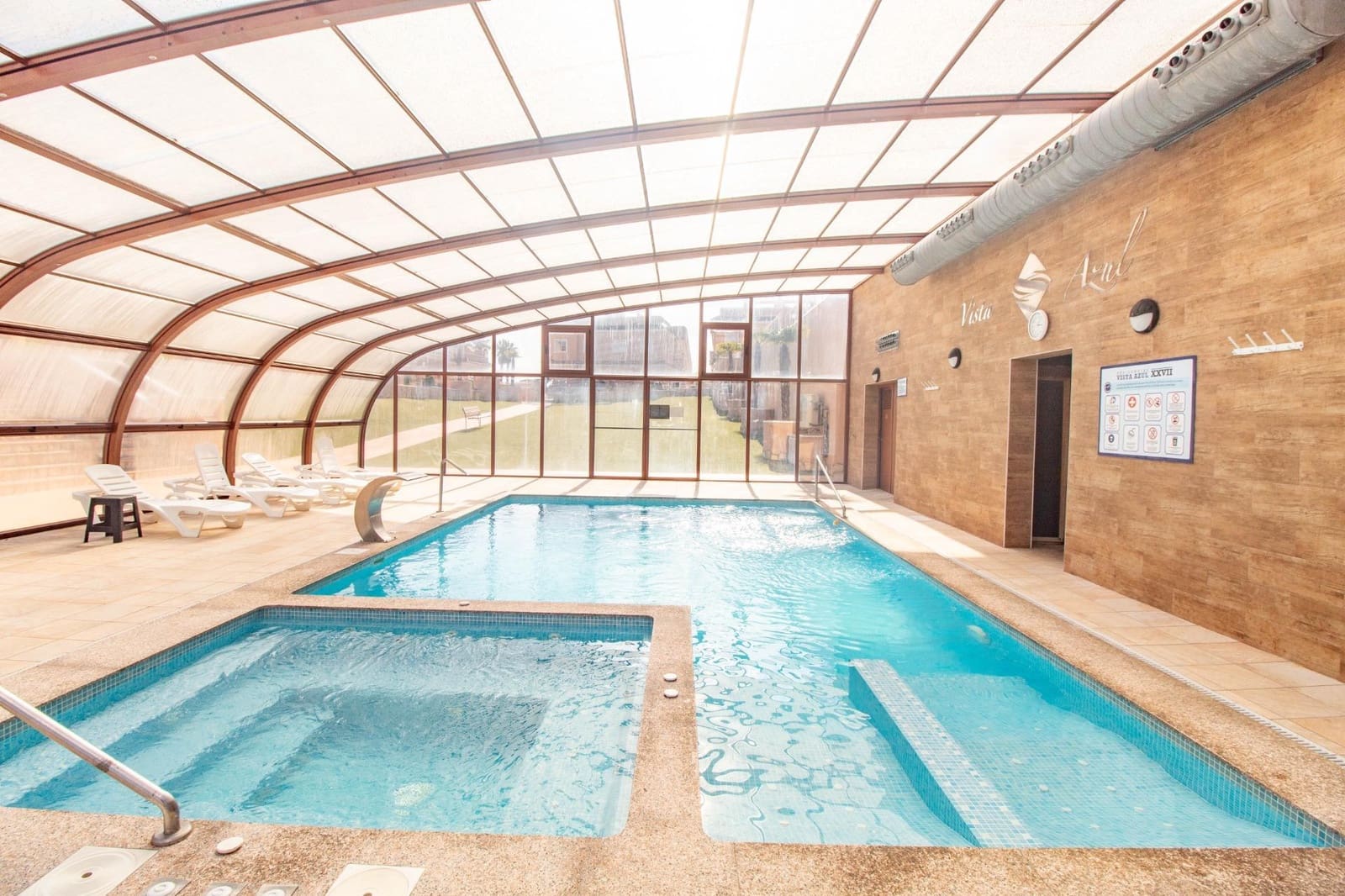 2 soverom Bungalow til salgs i Punta Prima med svømmebasseng - € 294 000 (Ref: 9437582)