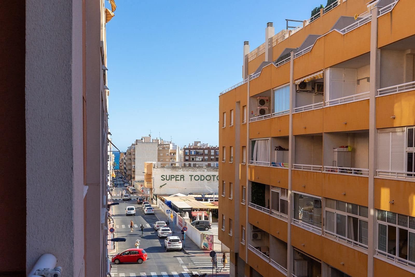 Apartamento de 2 habitaciones en Torrevieja en venta con garaje - 132.500 € (Ref: 9509145)