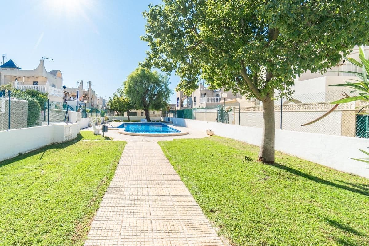 2 quarto Bungalow para venda em Torrevieja - 138 000 € (Ref: 9509160)