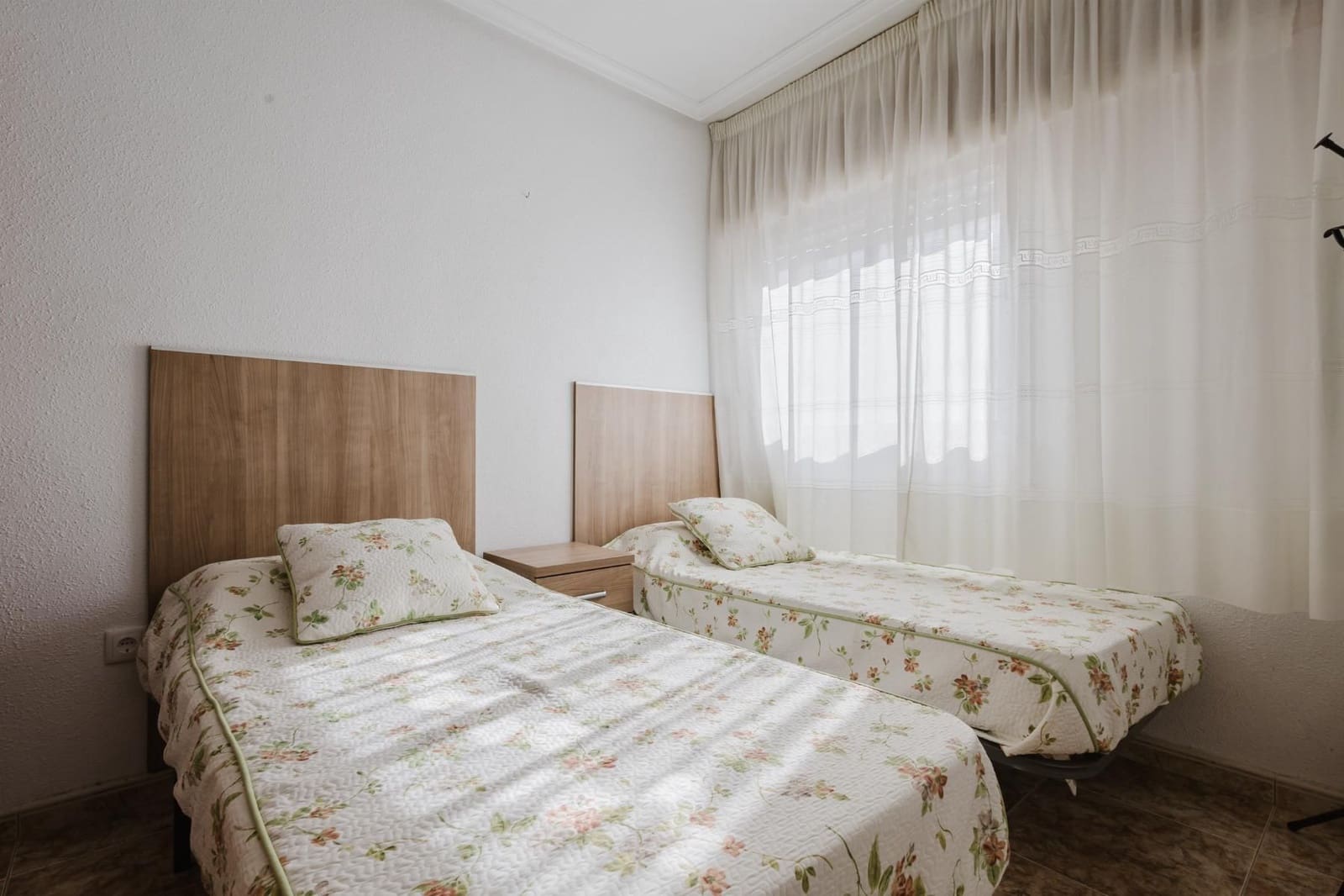 2 bedroom Apartment for sale in Torrevieja with garage - € 149,500 (Ref: 9513570)