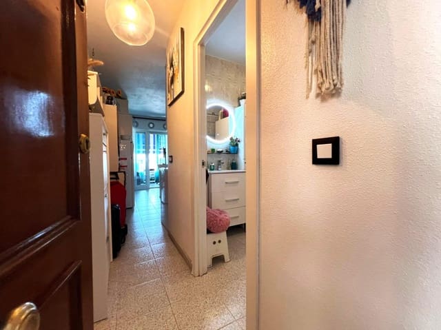 Apartment for sale in Centro, Torrevieja with pool - € 75,000 (Ref: 9519168)