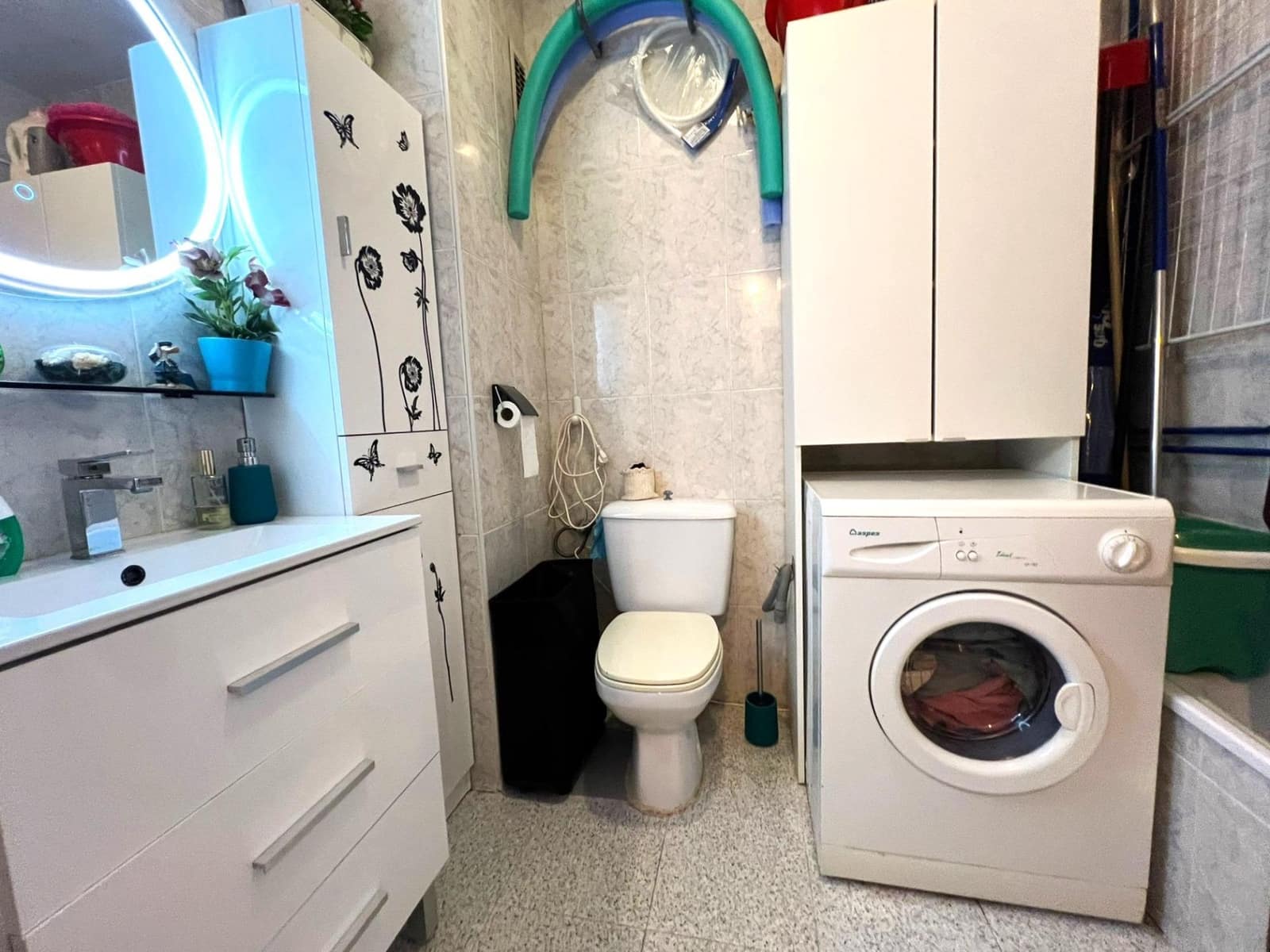 Apartment for sale in Torrevieja with pool - € 75,000 (Ref: 9519168)