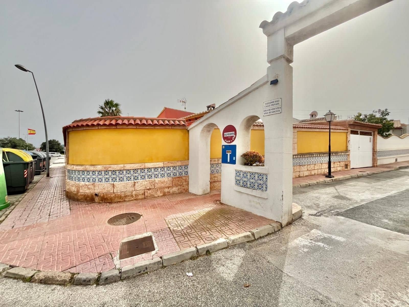 2 soveværelse Villa til salg i Torrevieja med swimmingpool - € 265.000 (Ref: 9690984)