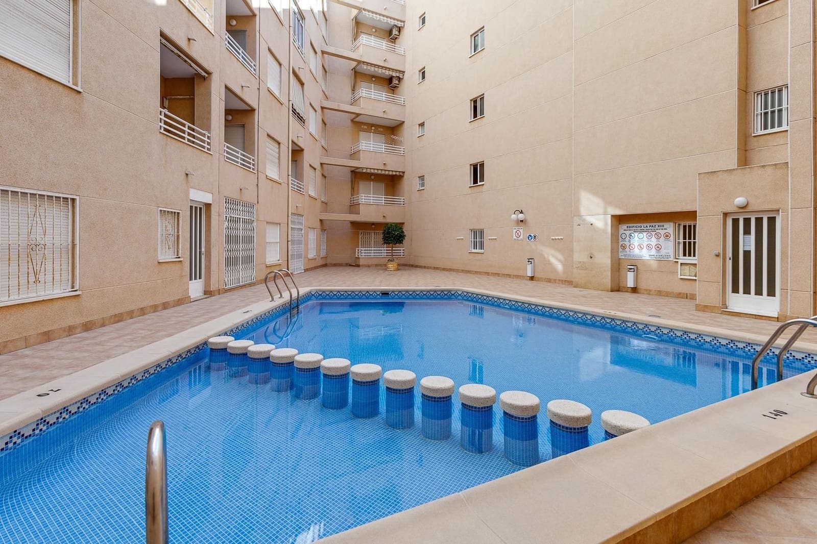 2 sypialnia Apartament na sprzedaż w Torrevieja z basenem - 129 900 € (Ref: 9691097)