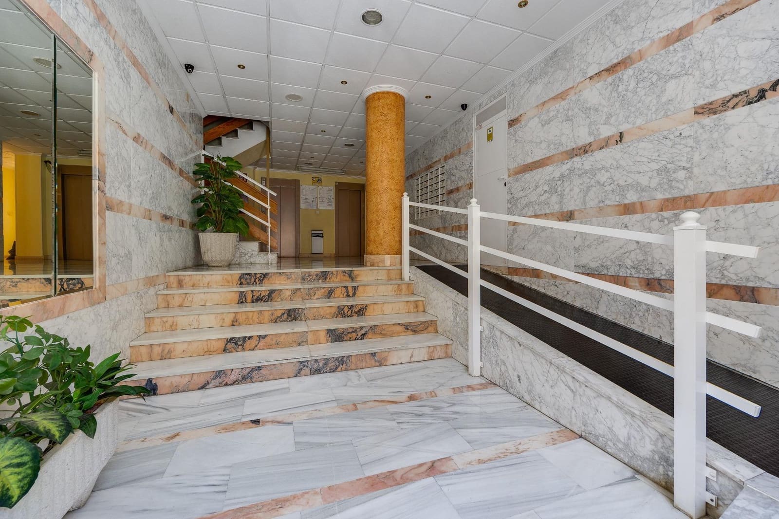 2 sypialnia Apartament na sprzedaż w Torrevieja z basenem - 129 900 € (Ref: 9691097)