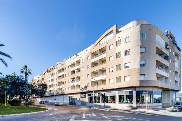 Apartamento de 2 habitaciones en Centro, Torrevieja en venta con piscina - 144.969 € (Ref: 9696279)