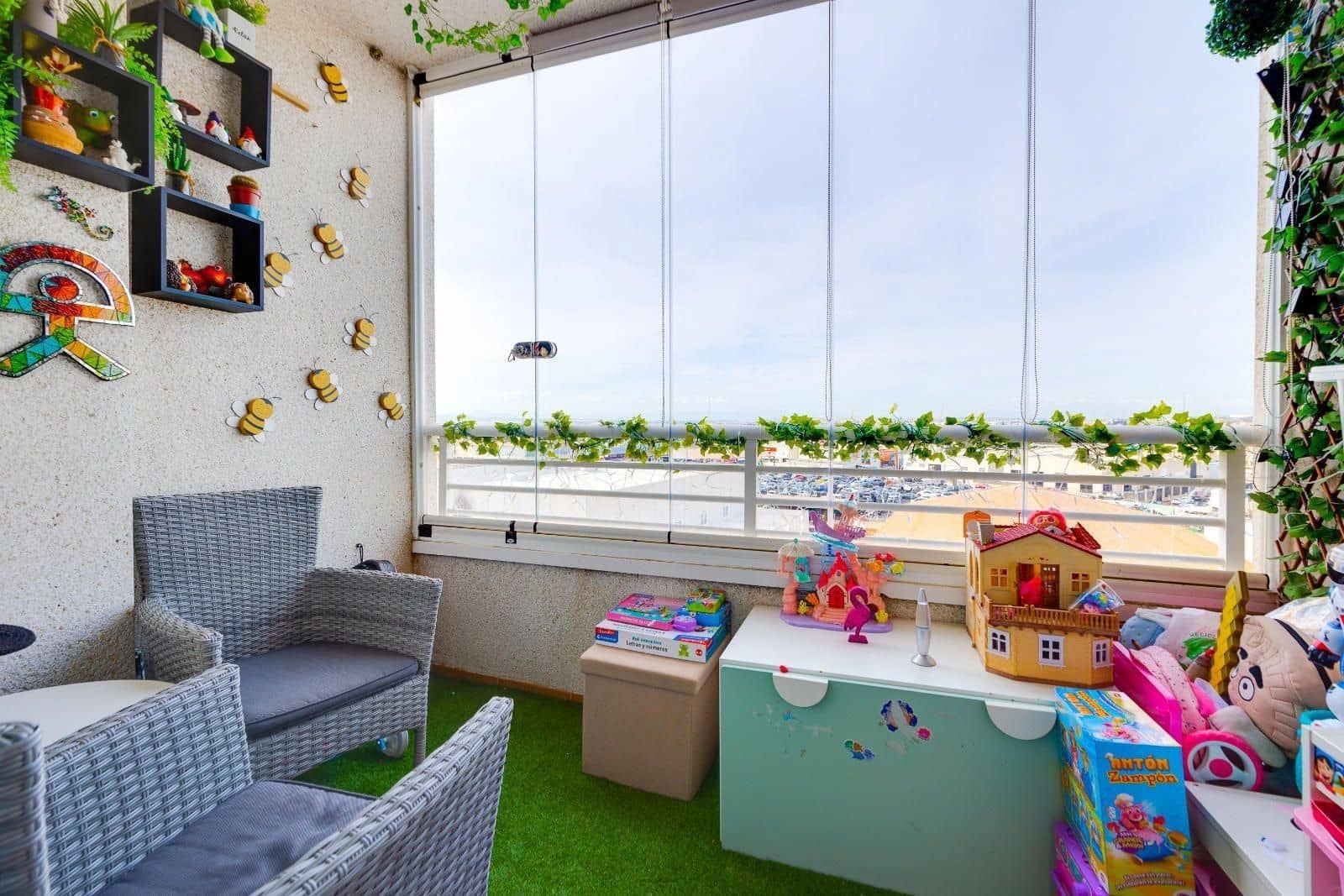 Apartamento de 2 habitaciones en Torrevieja en venta con piscina - 144.969 € (Ref: 9696279)