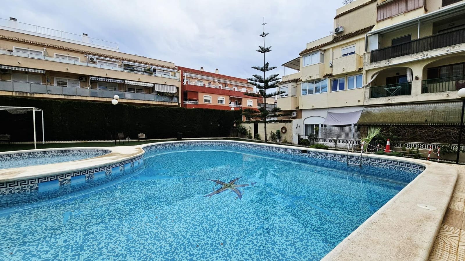 1 soveværelse Lejlighed til salg i Torrevieja med swimmingpool - € 117.260 (Ref: 9698919)