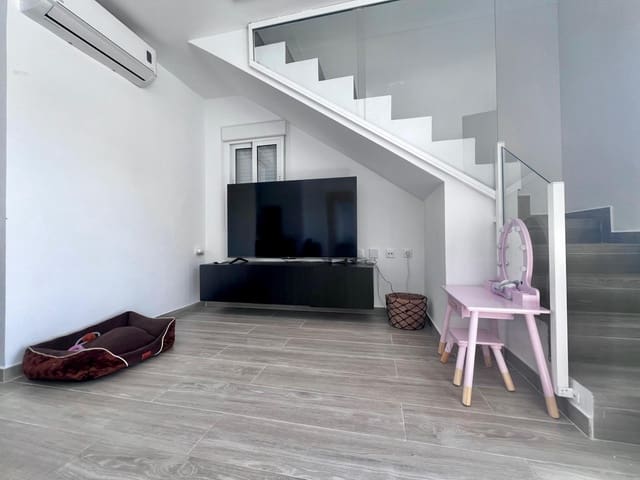 5 makuuhuone Huvila myytävänä paikassa Las Filipinas mukana uima-altaan - 459 000 € (Ref: 9698928)