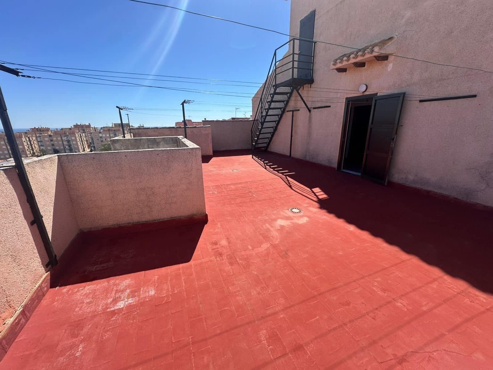 Ático de 1 habitación en Torrevieja en venta con piscina garaje - 149.000 € (Ref: 9702094)