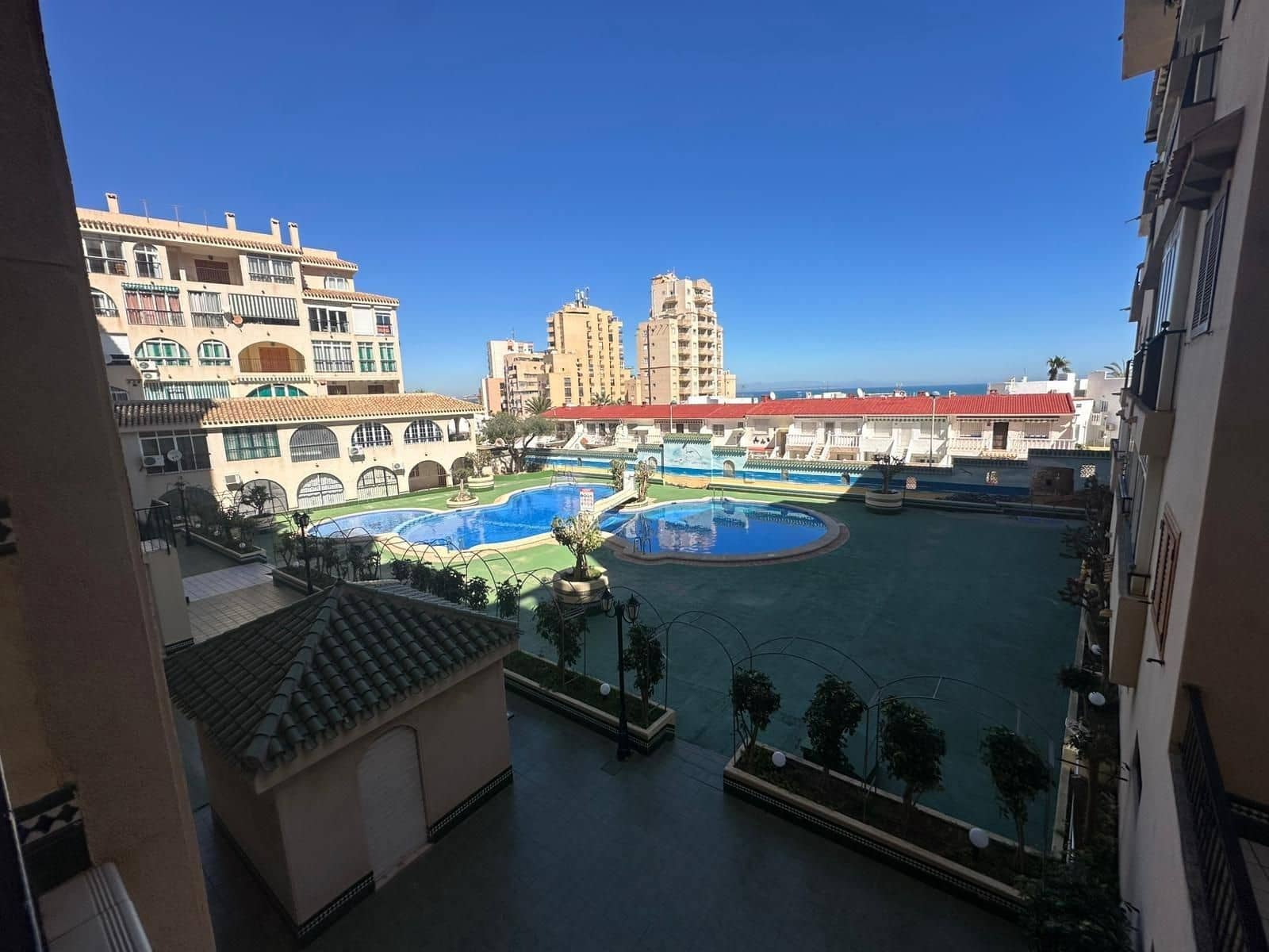 Ático de 1 habitación en Torrevieja en venta con piscina garaje - 149.000 € (Ref: 9702094)