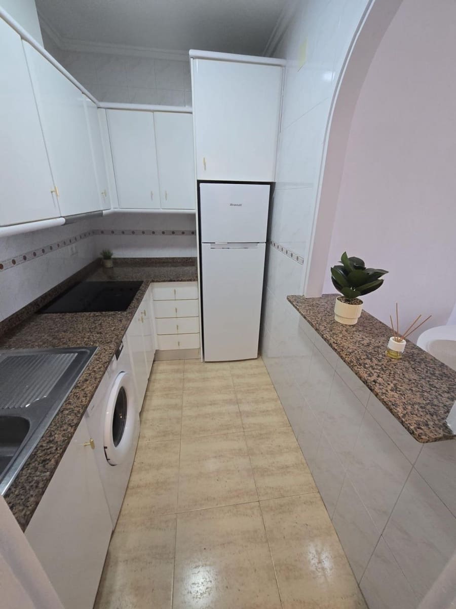 1 sovrum Lägenhet till salu i Torrevieja - 183 000 € (Ref: 9704968)