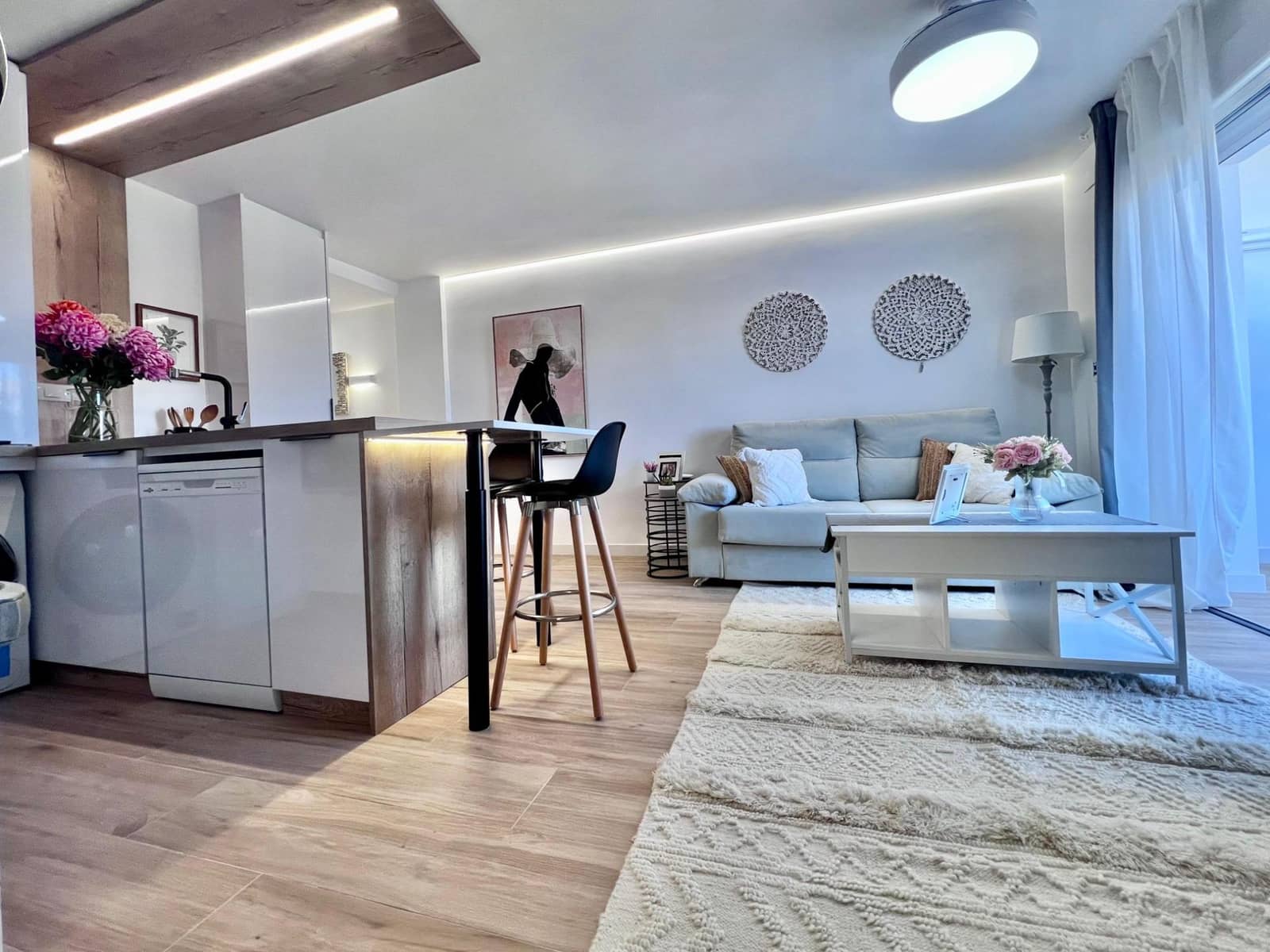 3 bedroom Apartment for sale in Punta Prima with pool garage - € 319,700 (Ref: 9712158)