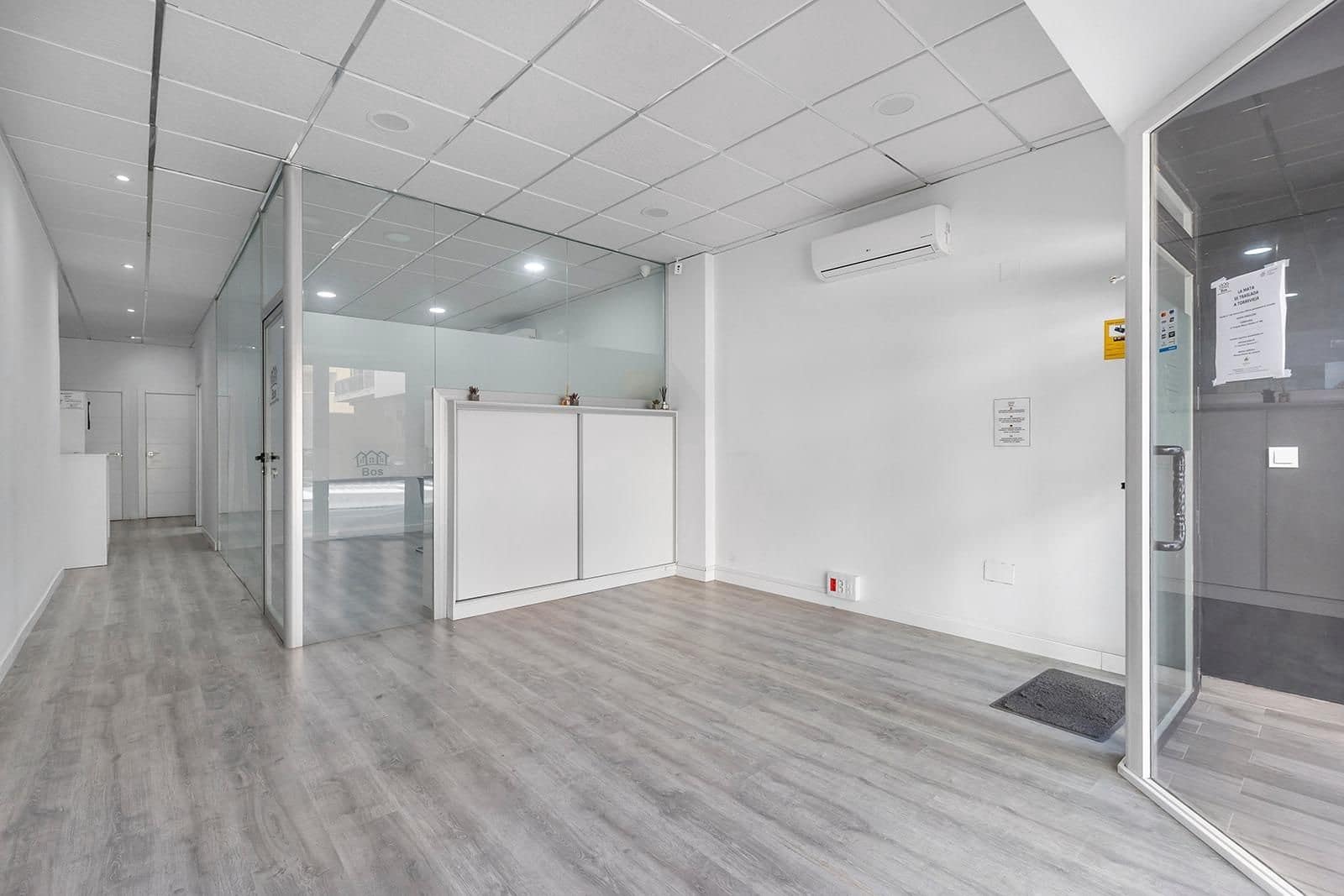 3 quarto Comercial para venda em Torrevieja - 127 260 € (Ref: 9715088)