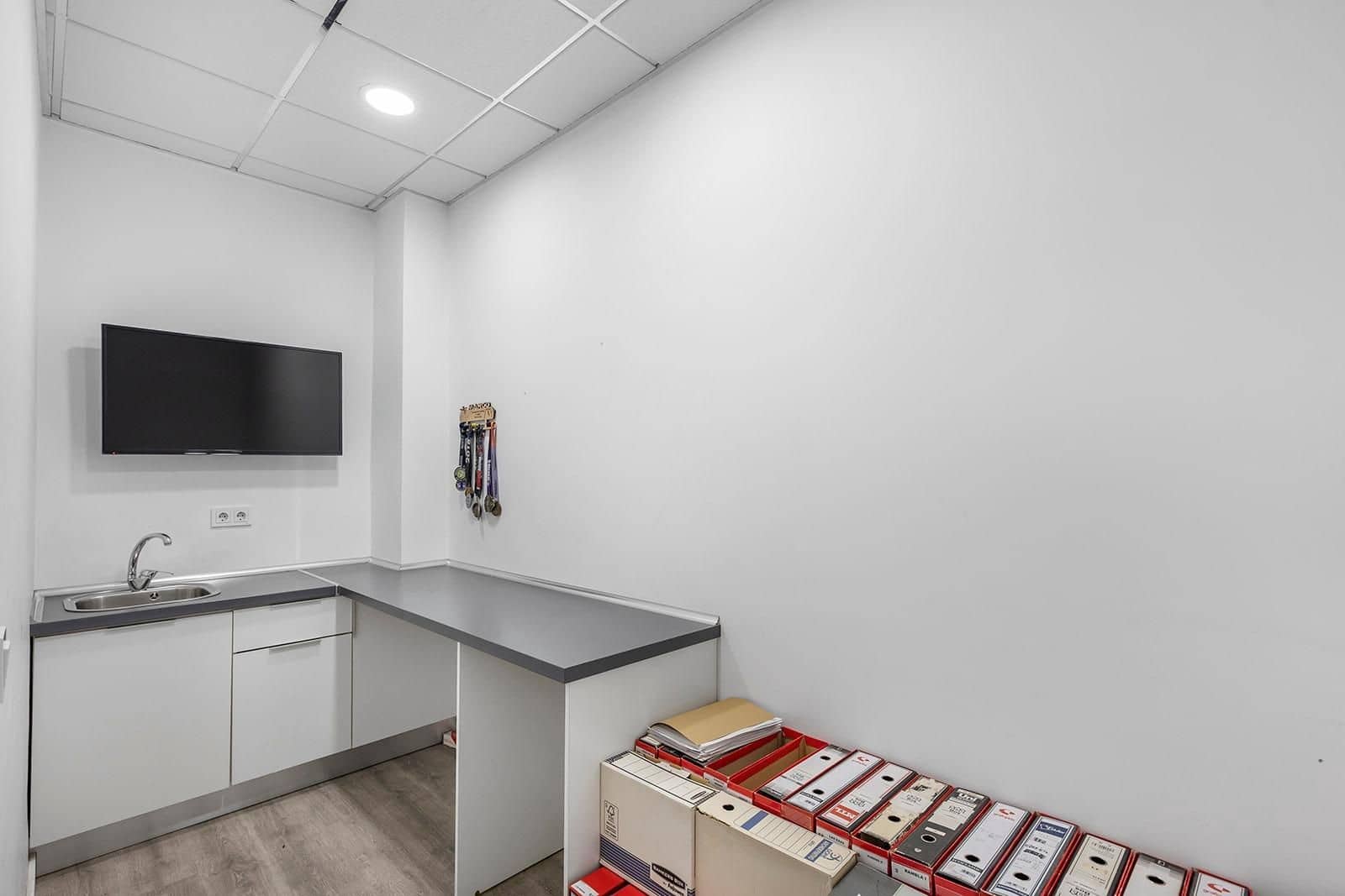 3 quarto Comercial para venda em Torrevieja - 127 260 € (Ref: 9715088)