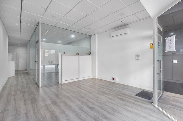 3 quarto Comercial para venda em Torrevieja - 127 260 € (Ref: 9715088)