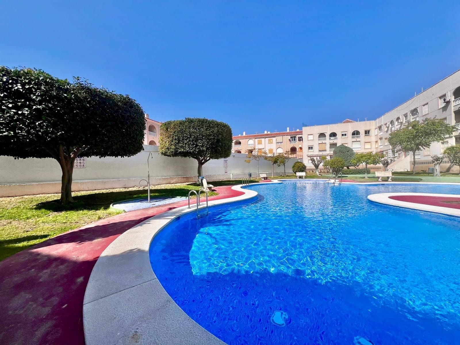 2 soverom Leilighet til salgs i Torrevieja med svømmebasseng - € 145 000 (Ref: 9715089)