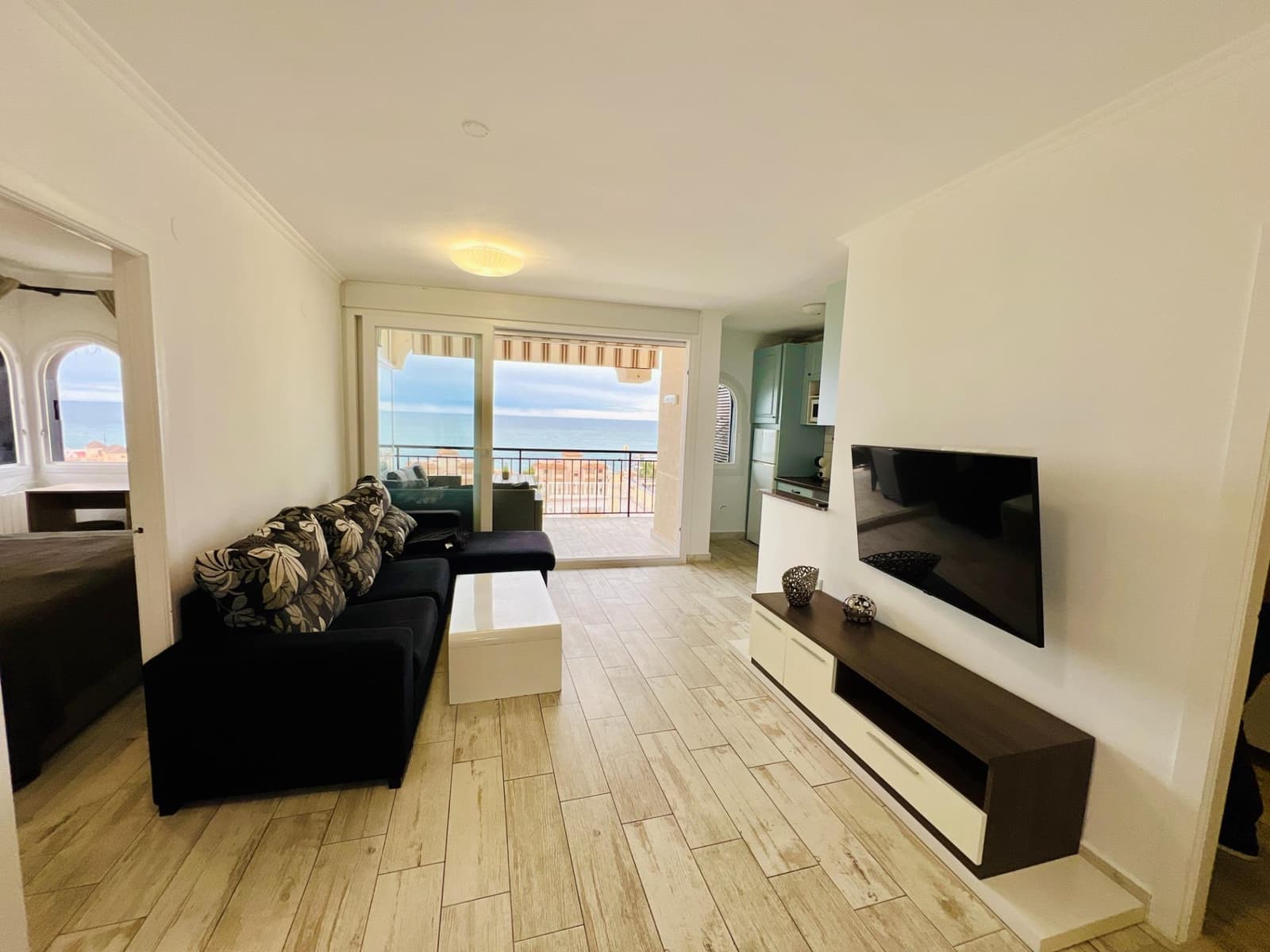 2 bedroom Apartment for sale in Torrevieja with pool - € 225,000 (Ref: 9720147)