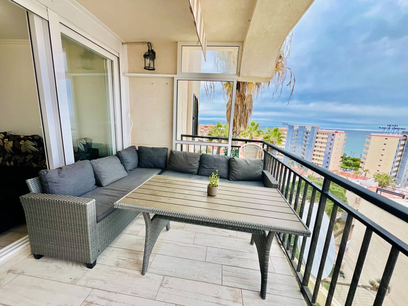 2 bedroom Apartment for sale in Torrevieja with pool - € 225,000 (Ref: 9720147)