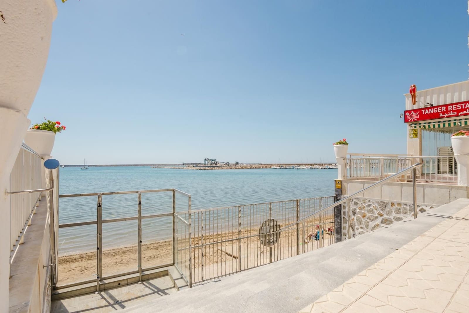 3 soveværelse Lejlighed til salg i Torrevieja med swimmingpool - € 236.000 (Ref: 9726805)