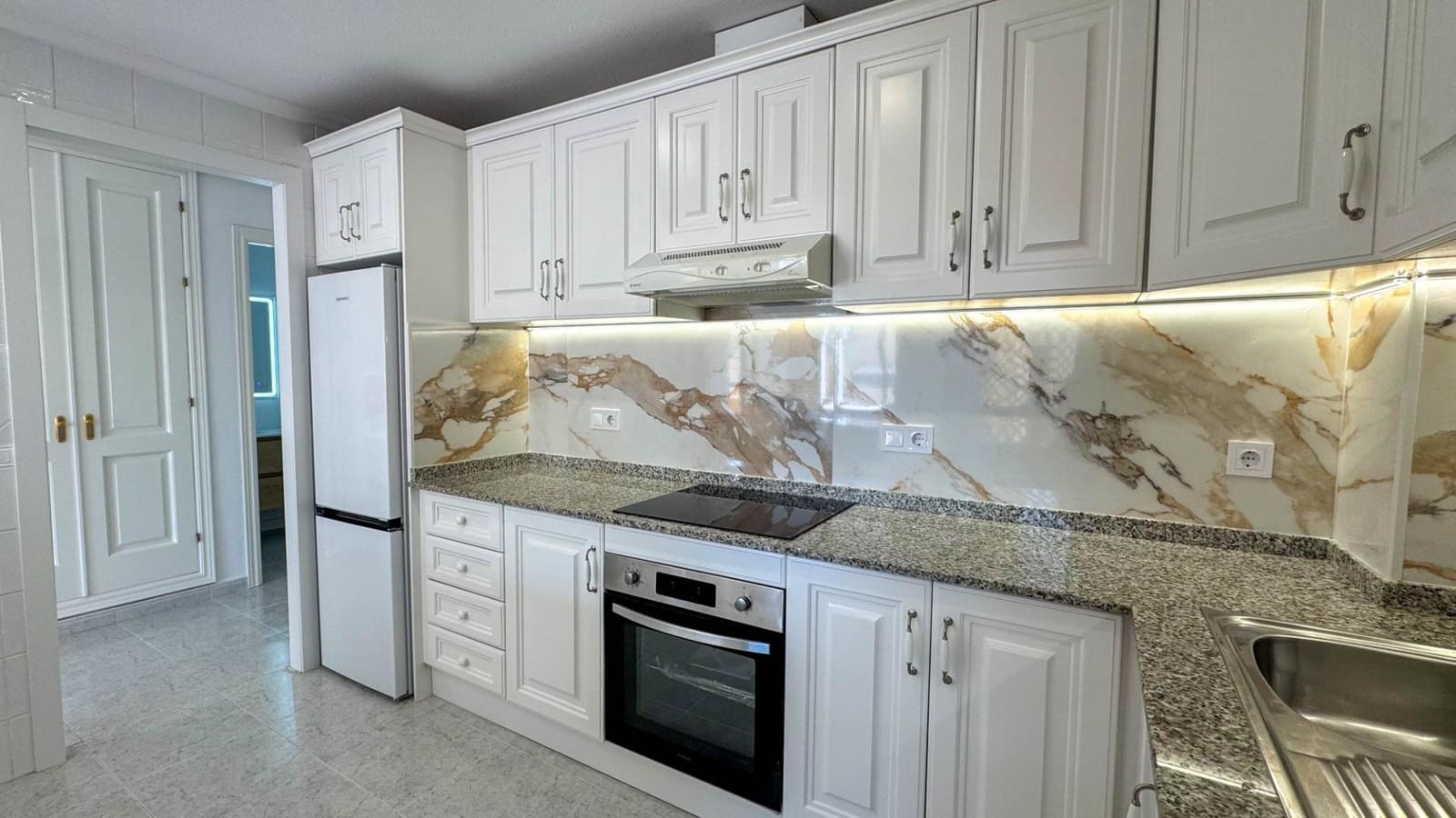 2 bedroom Apartment for sale in Filipinas - € 249,000 (Ref: 9726806)