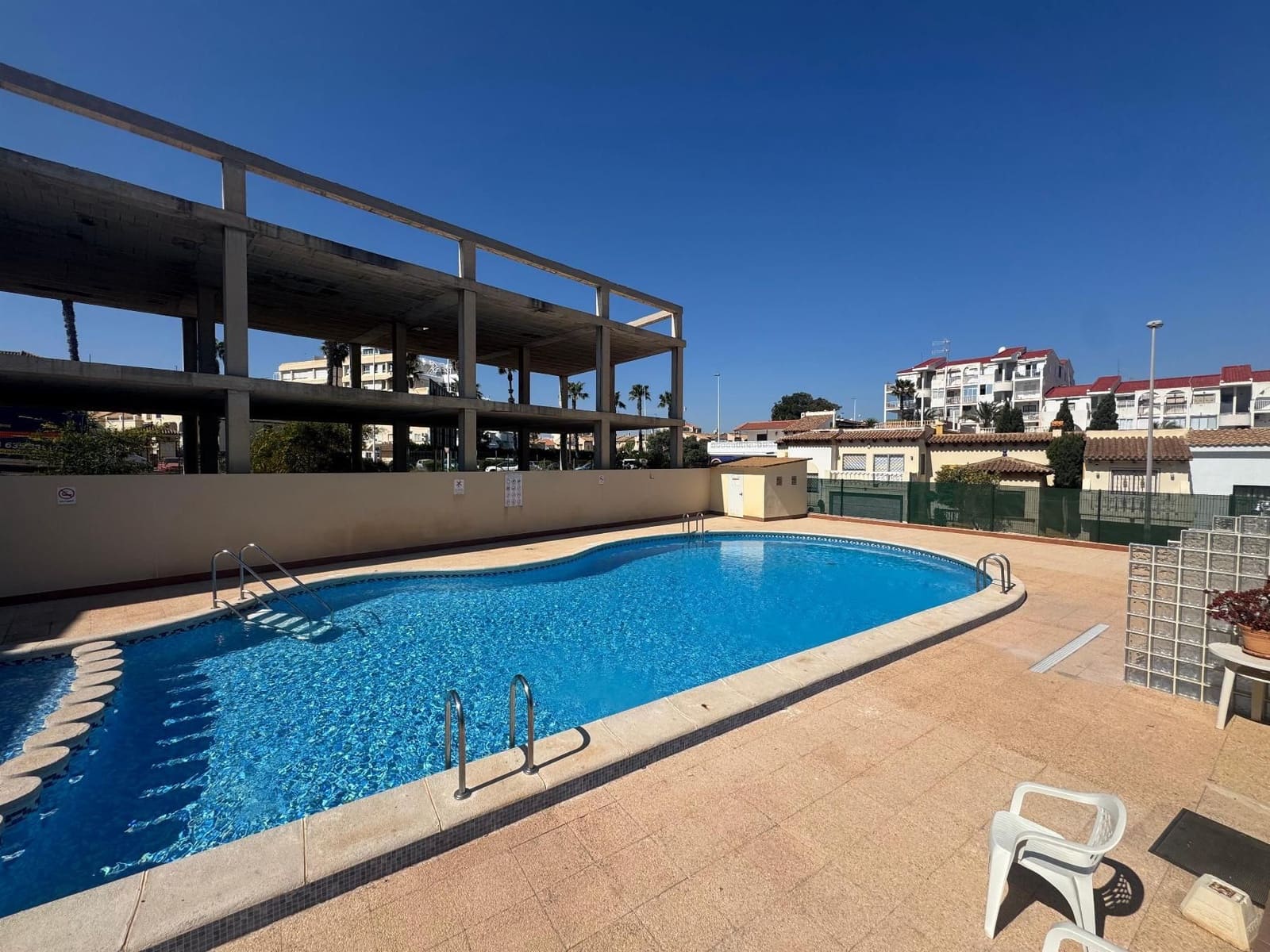 2 sovrum Lägenhet till salu i Torrevieja med pool - 169 900 € (Ref: 9726813)
