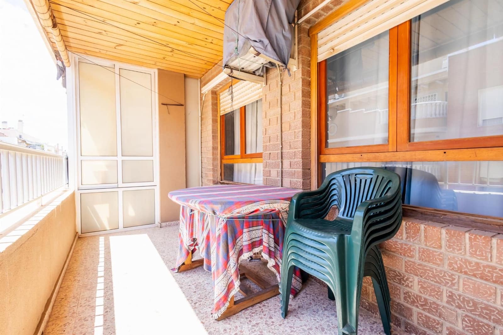 3 Zimmer Apartment zu verkaufen in Torrevieja mit Garage - 166.000 € (Ref: 9726815)