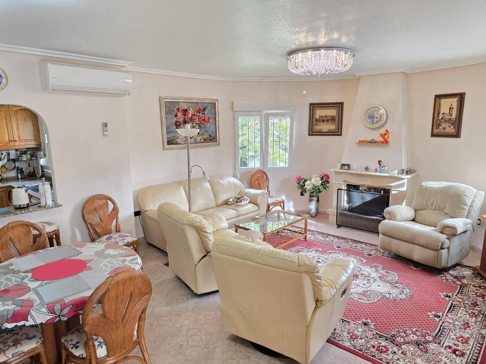 Chalet de 3 habitaciones en Playa Flamenca en venta con piscina - 570.000 € (Ref: 9729347)