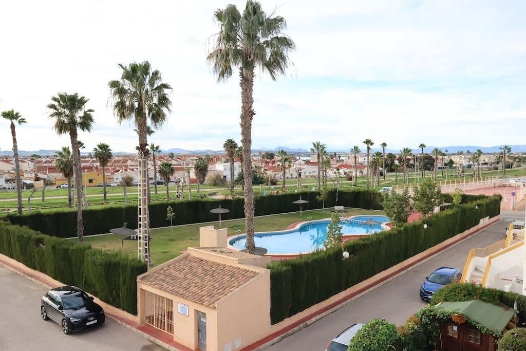 Adosado de 3 habitaciones en Playa Flamenca en venta - 202.000 € (Ref: 9732395)
