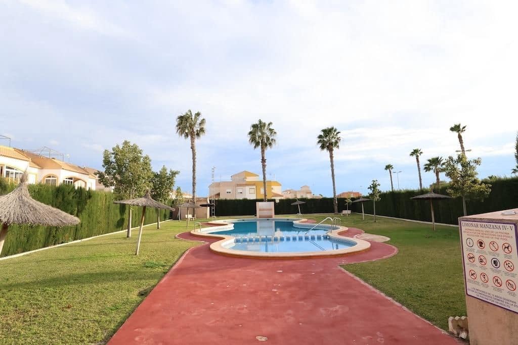 Adosado de 3 habitaciones en Playa Flamenca en venta - 202.000 € (Ref: 9732395)