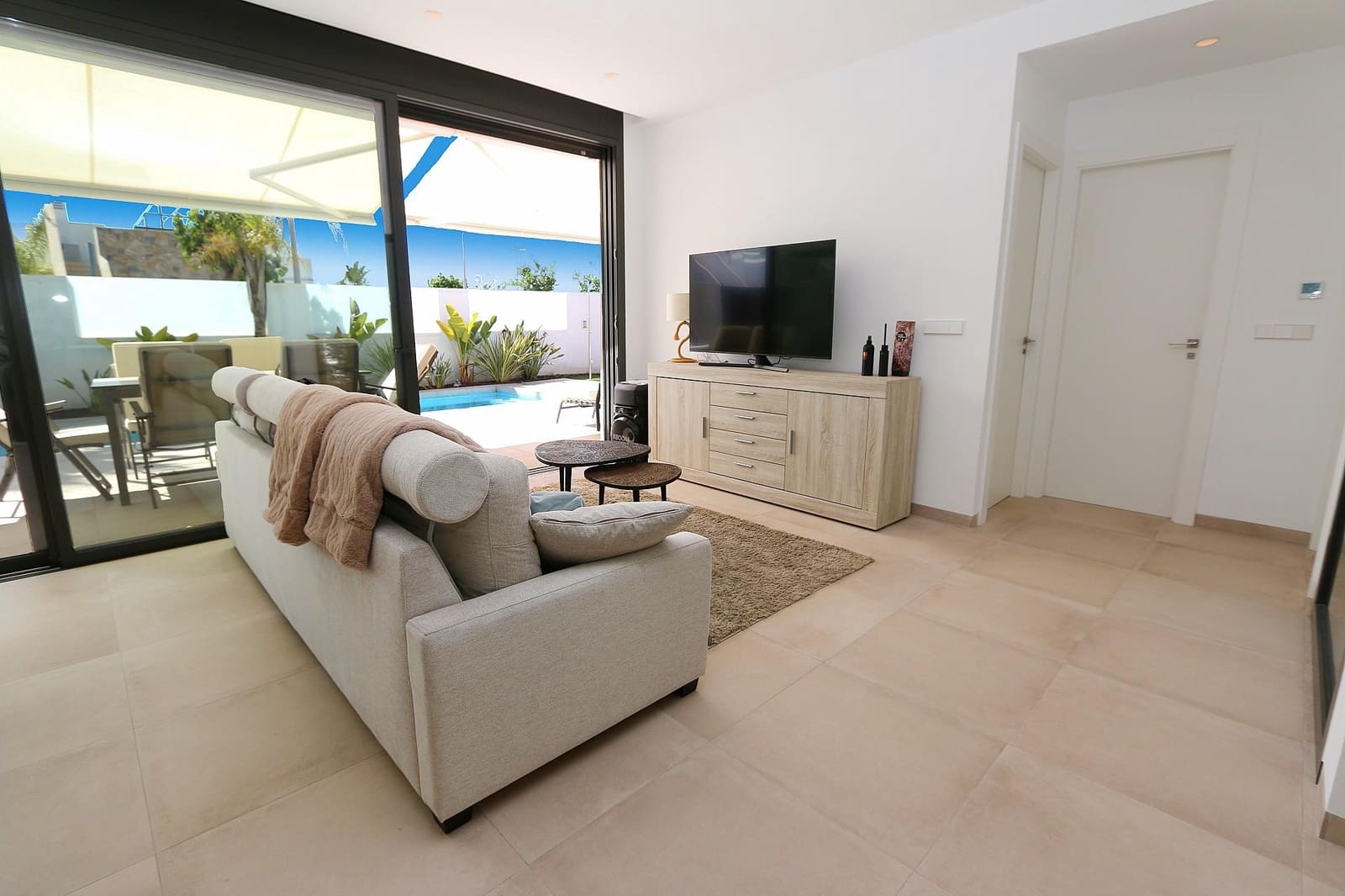 Chalet de 3 habitaciones en Pilar de la Horadada en venta - 445.000 € (Ref: 9735712)