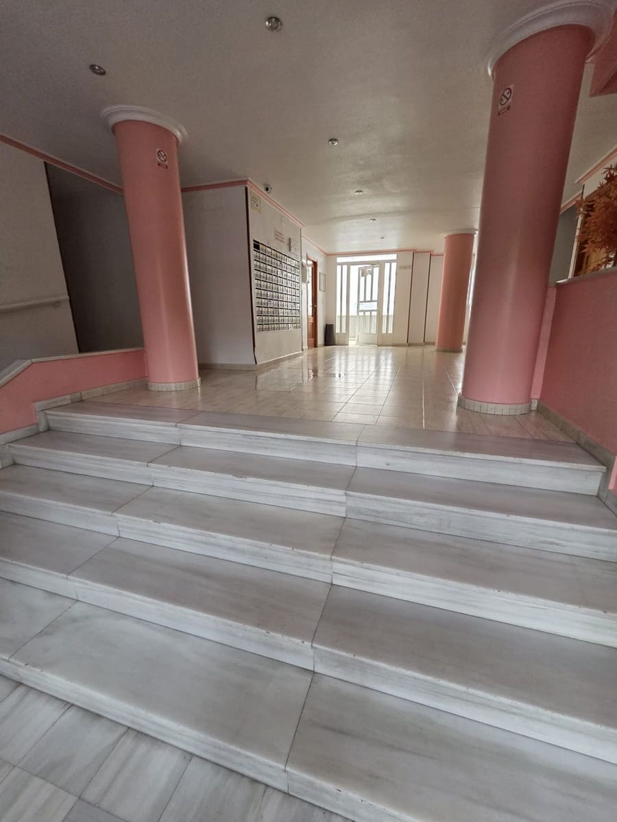 3 makuuhuone Kattohuoneisto myytävänä paikassa Torrevieja - 155 000 € (Ref: 9735722)