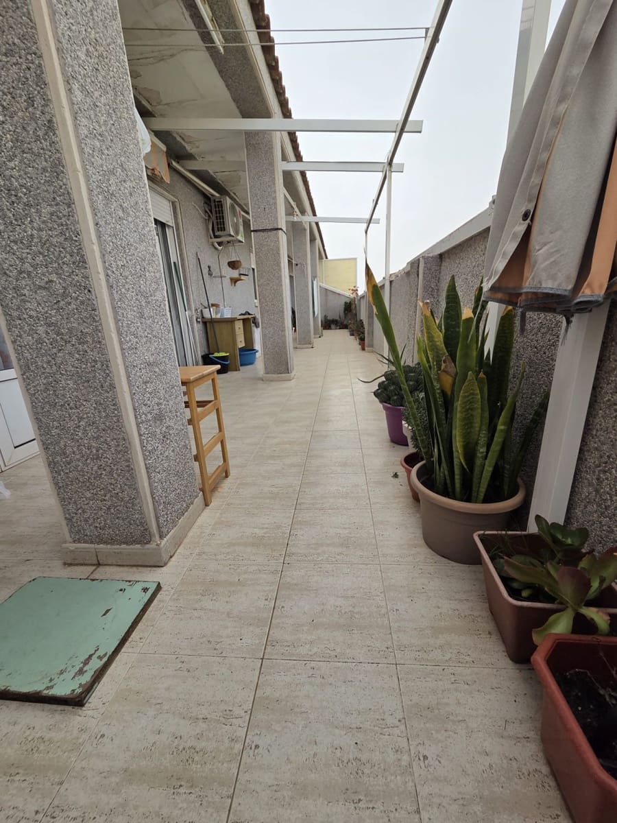 3 makuuhuone Kattohuoneisto myytävänä paikassa Torrevieja - 155 000 € (Ref: 9735722)