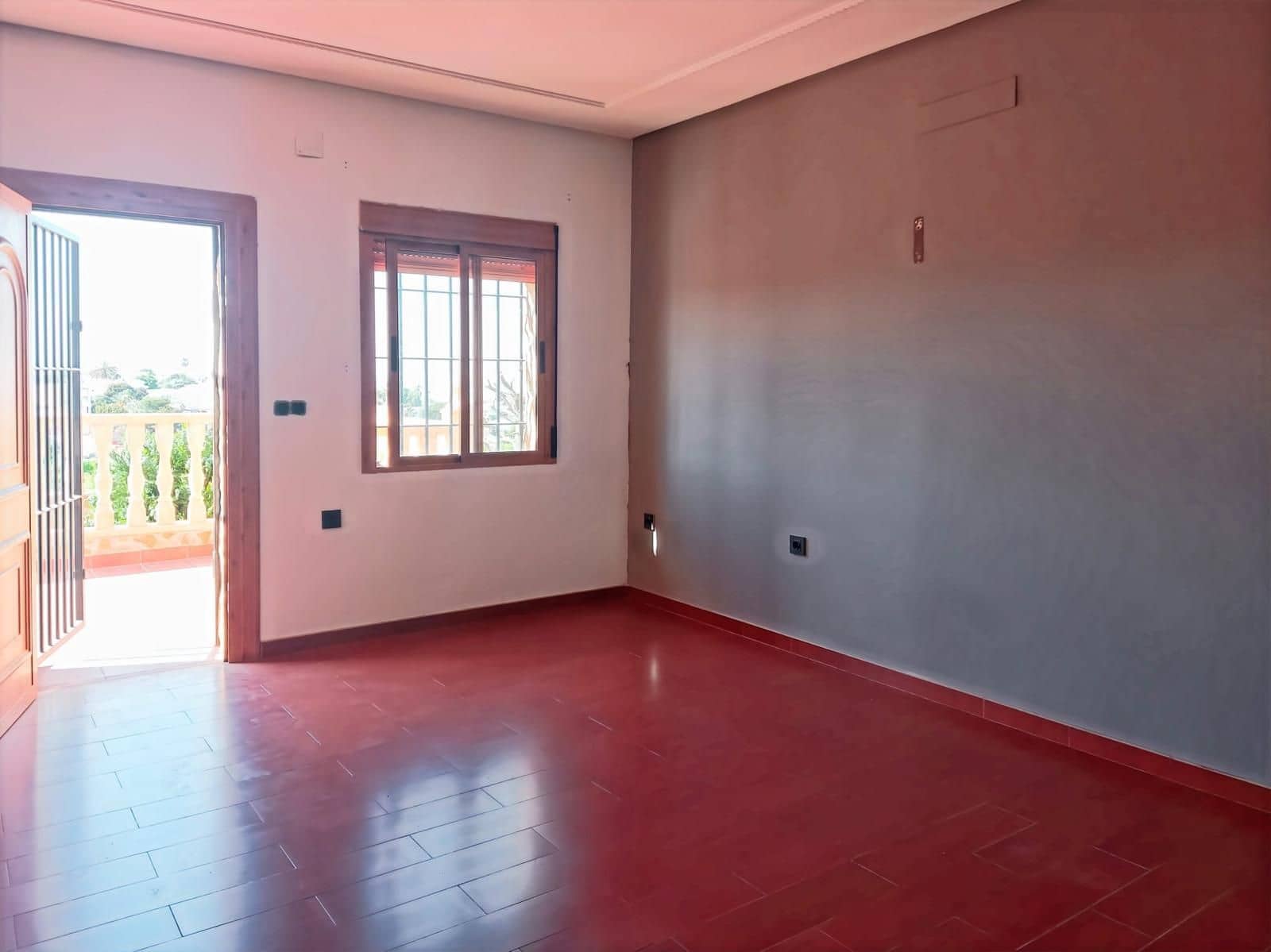 7 slaapkamer Villa te koop in La Siesta - € 545.000 (Ref: 9735723)