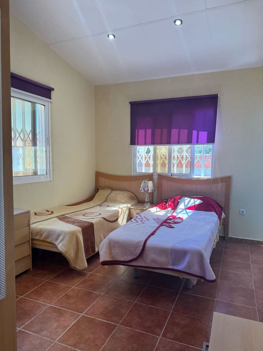 4 bedroom Villa for sale in La Zenia - € 580,000 (Ref: 9735728)