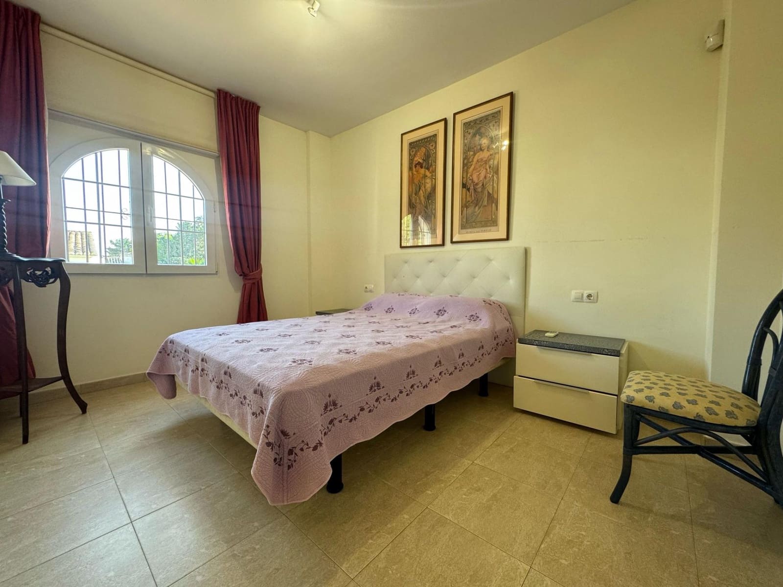 Chalet de 4 habitaciones en Playa Flamenca en venta con garaje - 870.000 € (Ref: 9735729)