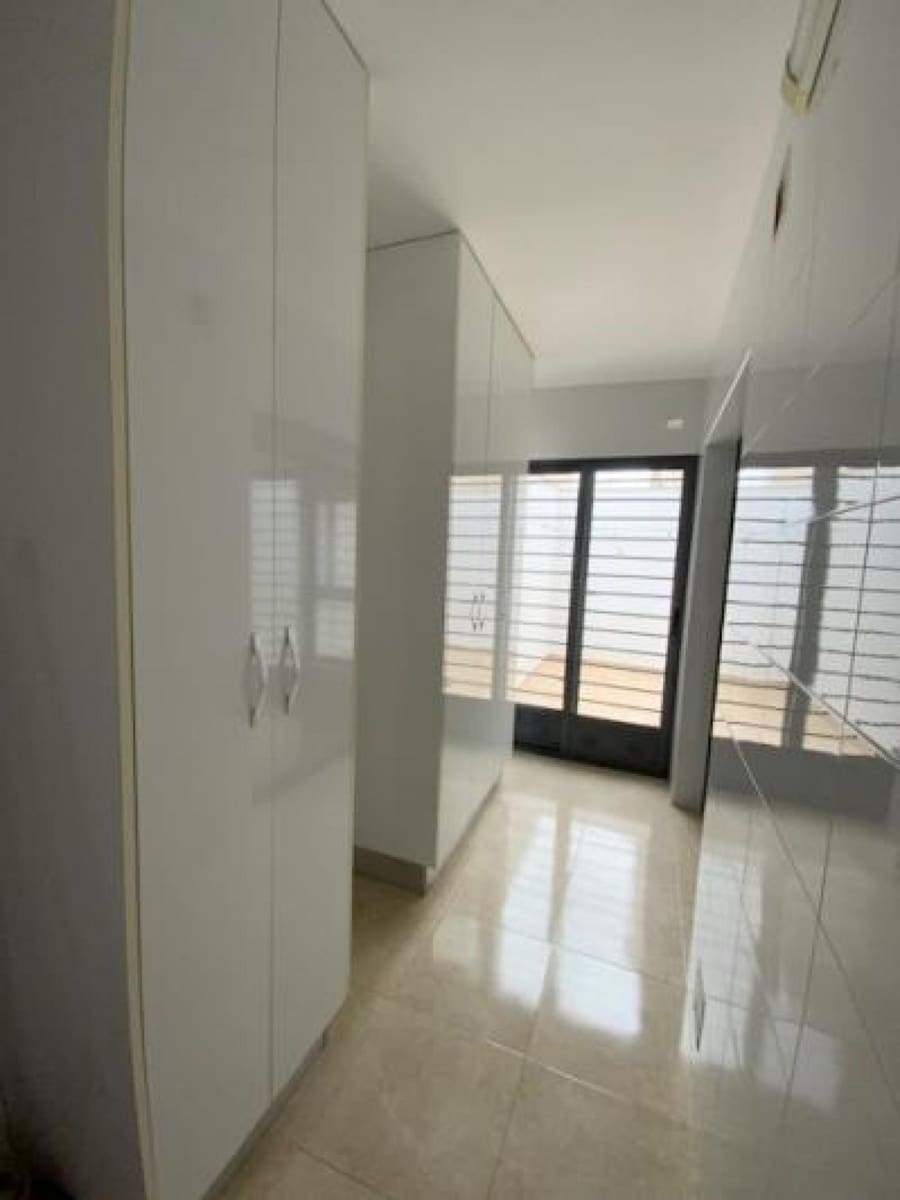 4 chambre Villa/Maison à vendre à Roldan avec piscine garage - 232 705 € (Ref: 9735757)