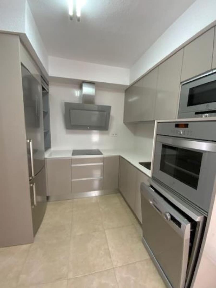 4 chambre Villa/Maison à vendre à Roldan avec piscine garage - 232 705 € (Ref: 9735757)