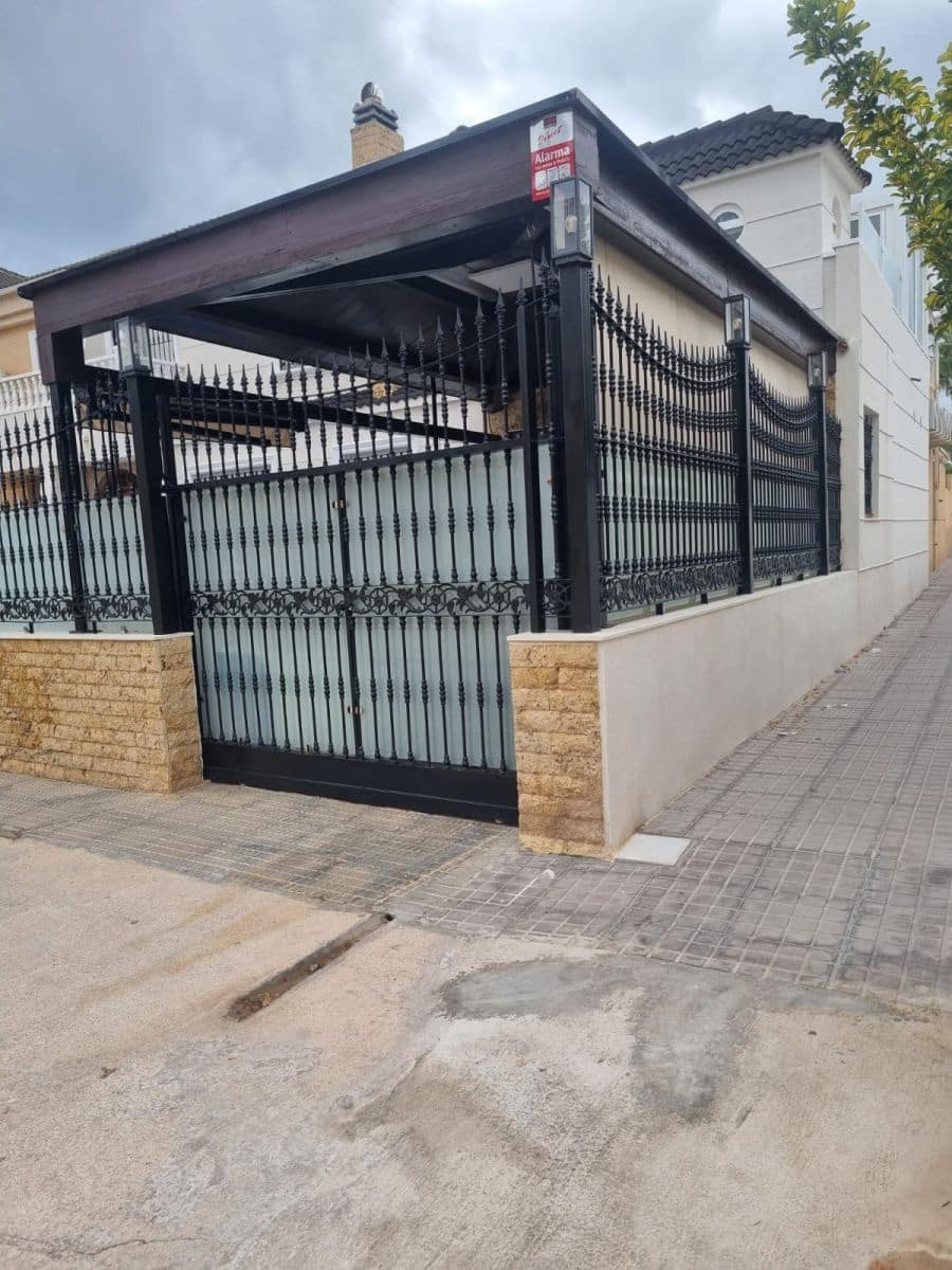 4 quarto Moradia Geminada para venda em La Zenia - 359 000 € (Ref: 9735758)