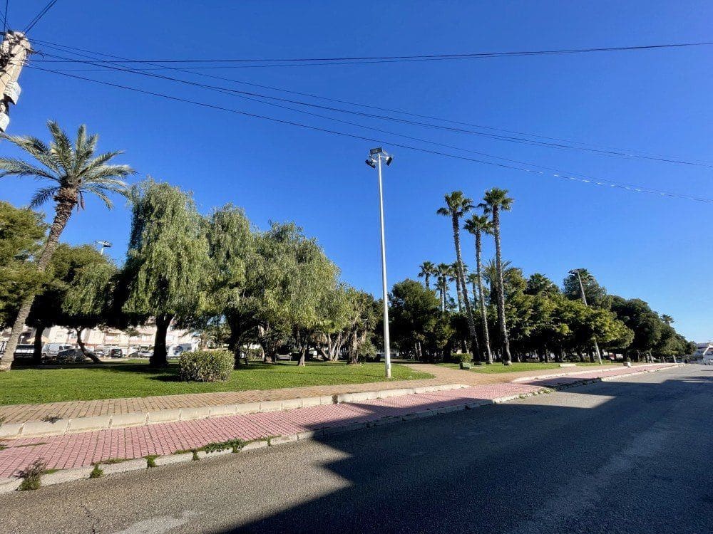 Apartamento de 1 habitación en Torrevieja en venta - 140.000 € (Ref: 9738983)