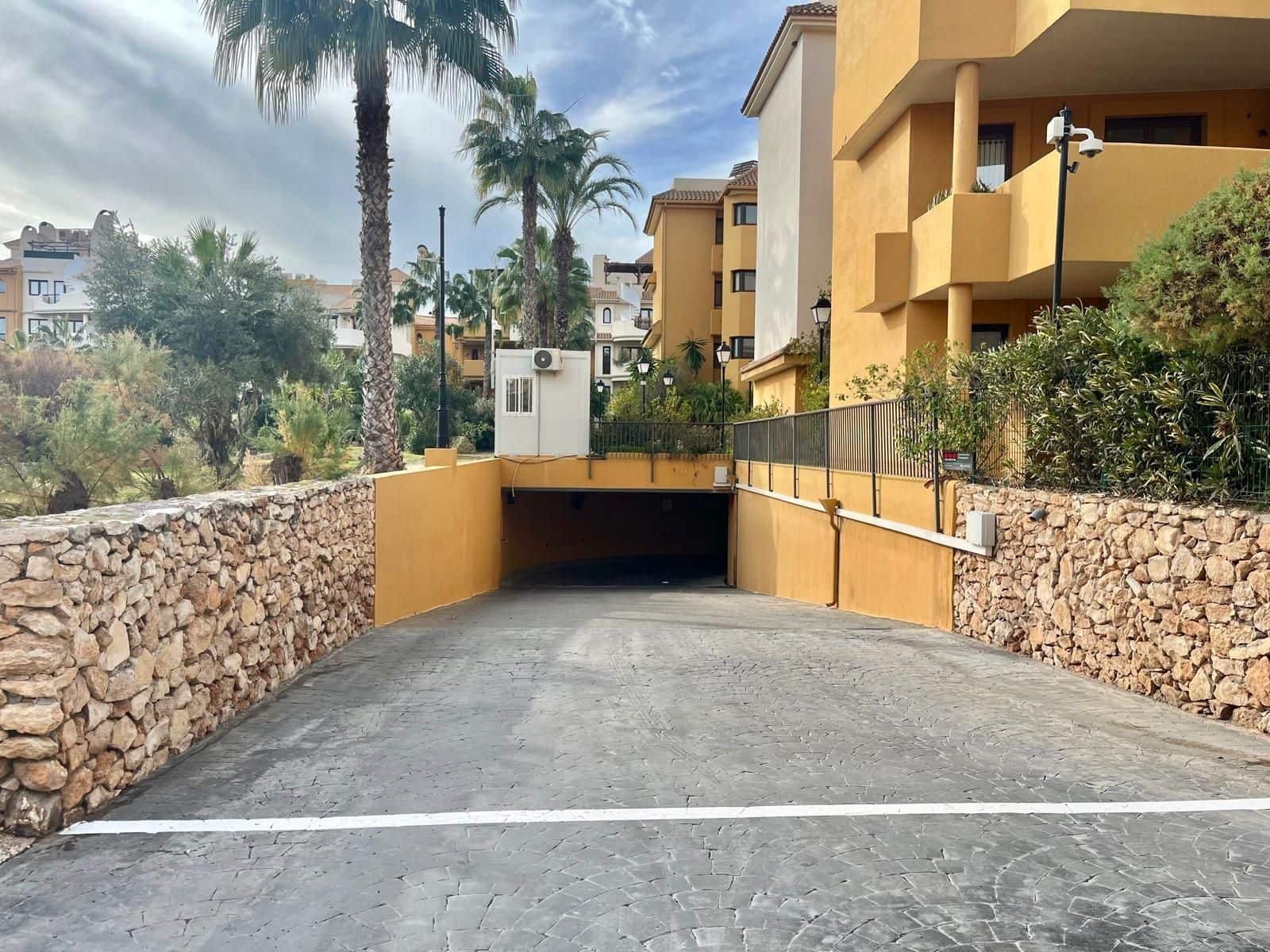 Bungalow de 2 habitaciones en Punta Prima en venta con piscina - 230.000 € (Ref: 9741862)