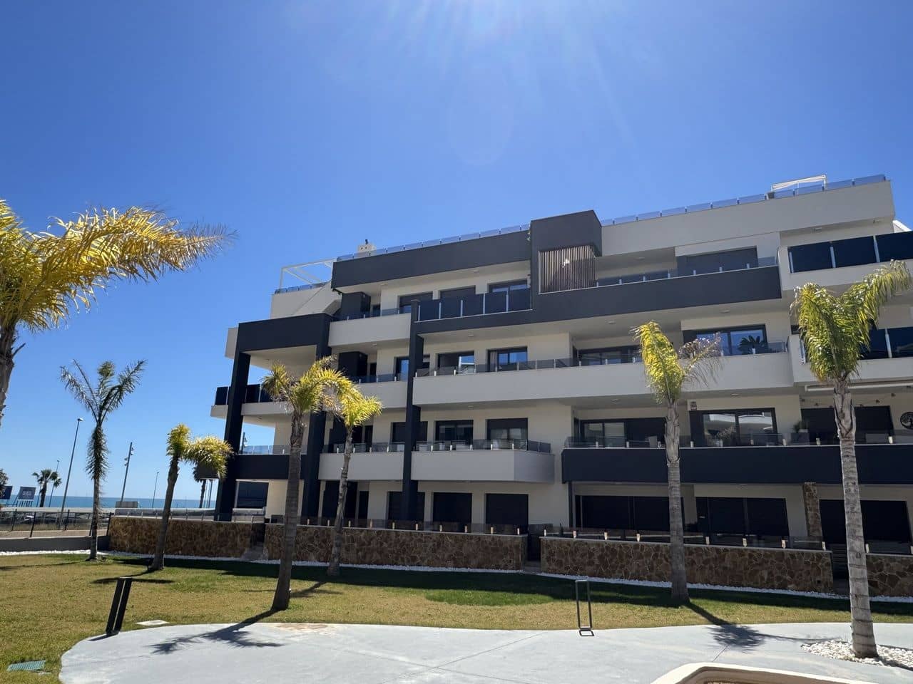 3 bedroom Apartment for sale in La Zenia with garage - € 450,000 (Ref: 9741871)