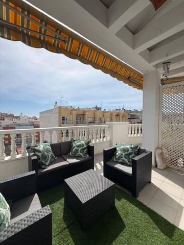 Ático de 2 habitaciones en Centro, Torrevieja en venta - 265.000 € (Ref: 9741873)