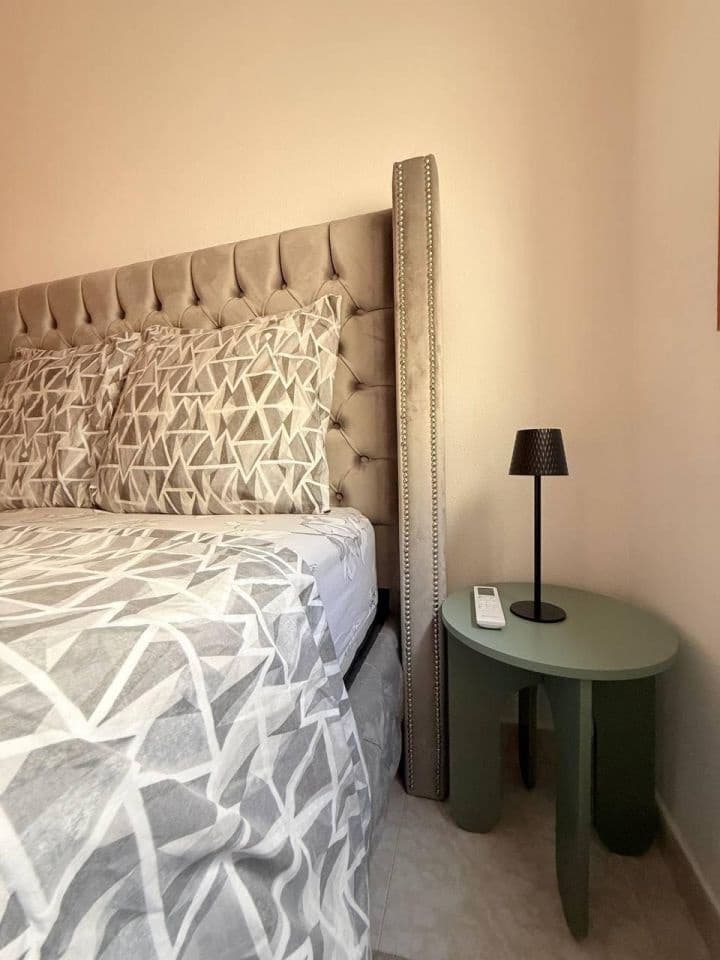 Ático de 2 habitaciones en Torrevieja en venta - 265.000 € (Ref: 9741873)