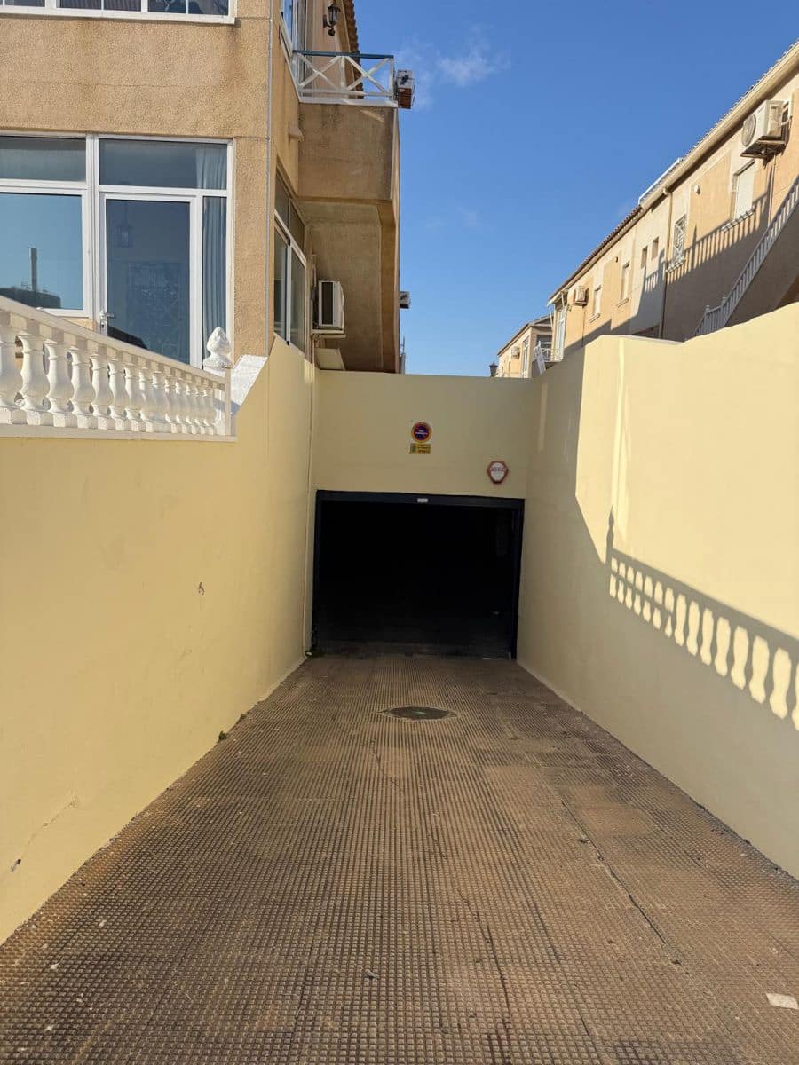 2 chambre Appartement à vendre à Torrevieja avec garage - 188 000 € (Ref: 9741876)