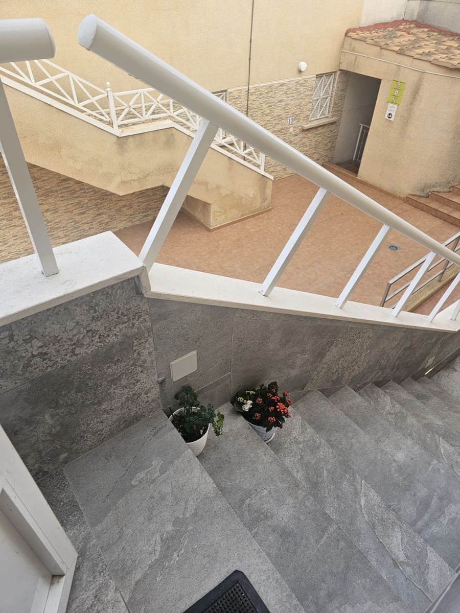 2 chambre Appartement à vendre à Torrevieja avec garage - 188 000 € (Ref: 9741876)