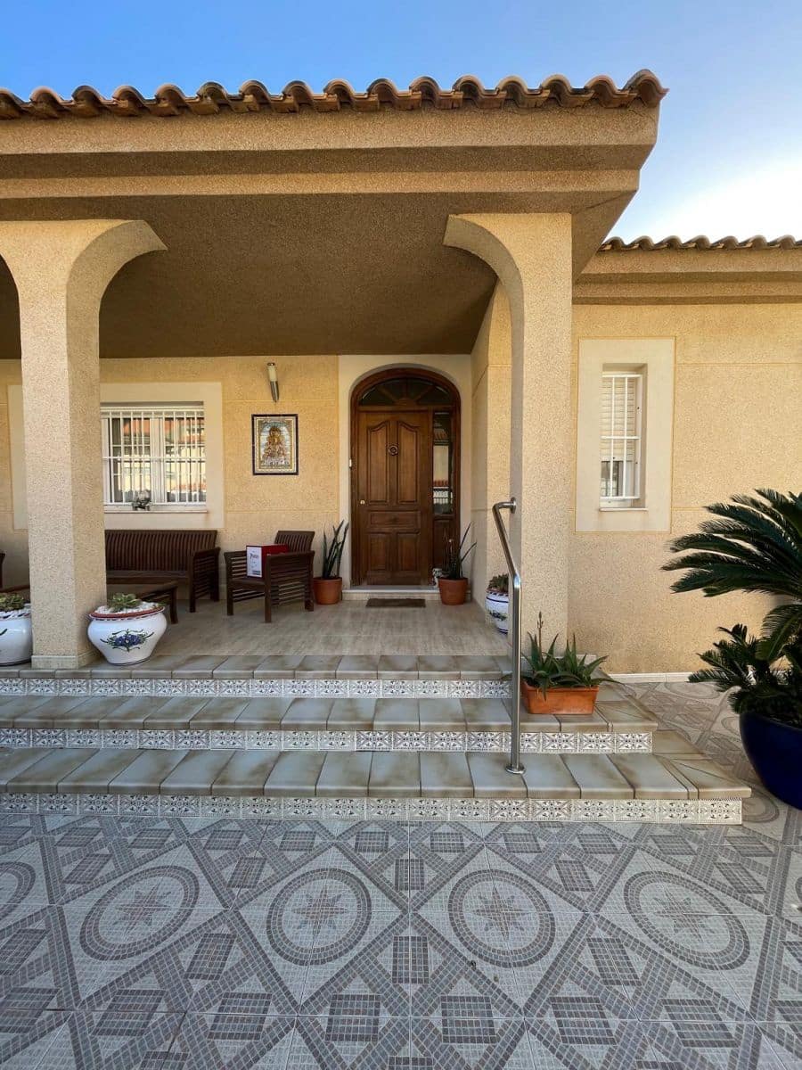 3 bedroom Villa for sale in Santiago de la Ribera with pool - € 519,000 (Ref: 9741877)